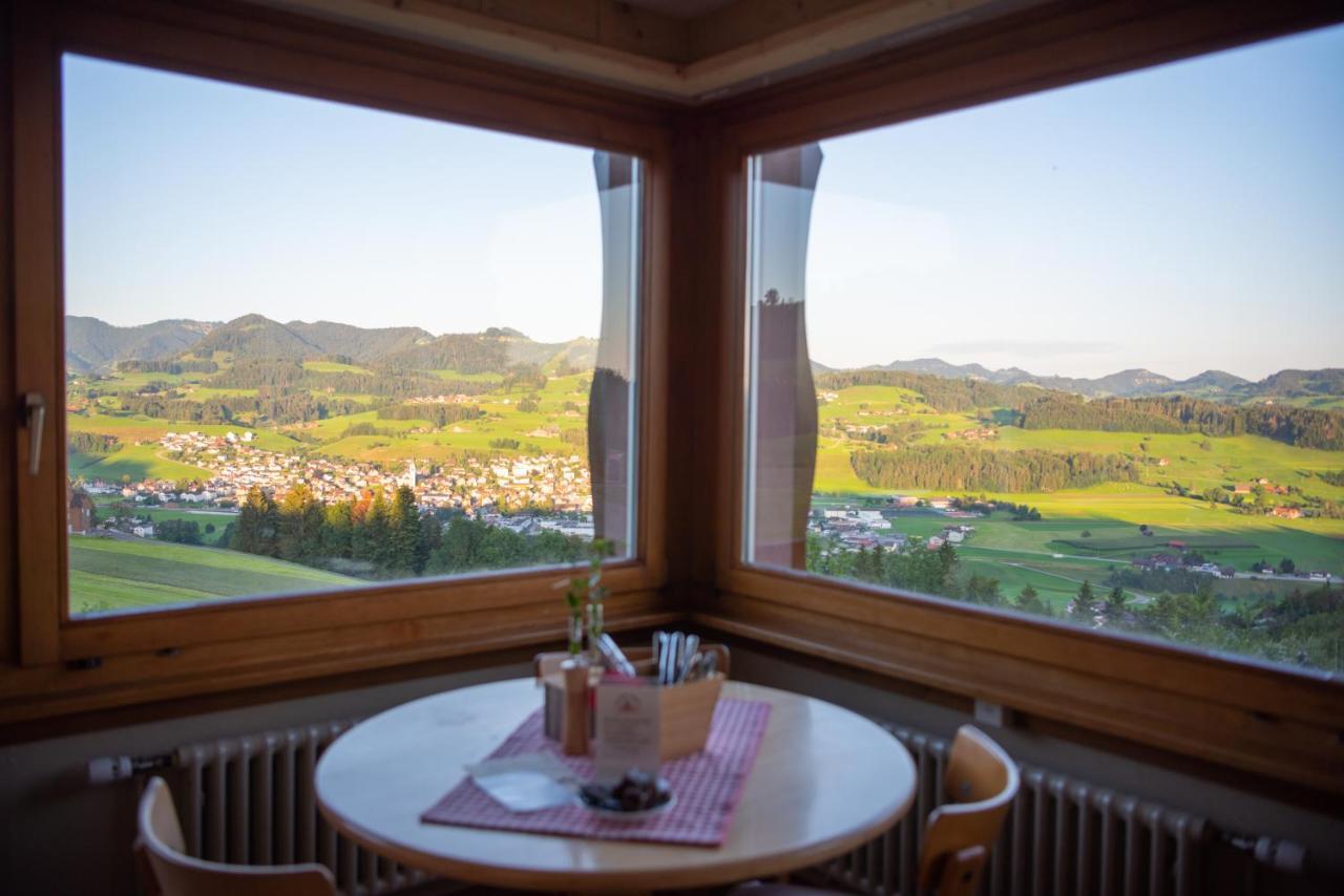 Restaurant Und Kaeserei Berghof Ganterschwil Exterior foto